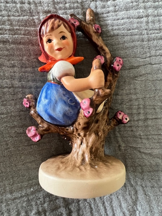 Hummel Other - Hummel Apple Tree Girl #883 4”